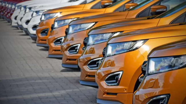 19 Rental Sewa Mobil Surabaya Lepas Kunci, Biaya 275K