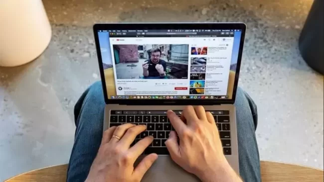 Lima Tempat Service Laptop Lamongan Kota, Biaya Murah 35K