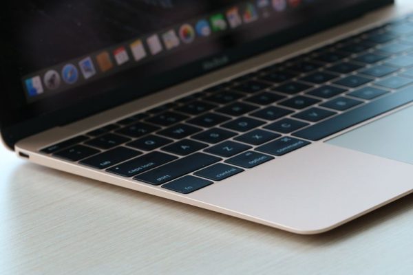 Lima Tempat Service Laptop Makassar Terdekat, Biaya 50rb