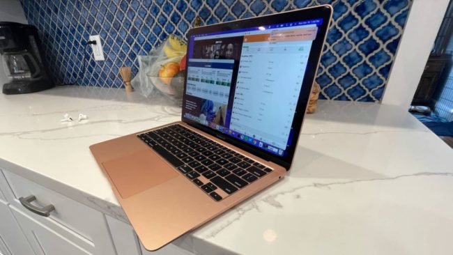 5 Lokasi Service Laptop Jombang, Biaya Termurah 50rb