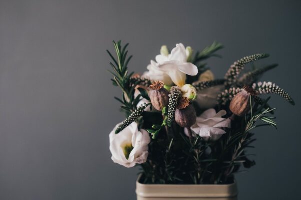 10 Toko Bunga Cikarang Terbaik yang Menyediakan Custom Bouquet dan Aneka Gift Berkualitas dengan Harga Murah Pas di Kantong 2023