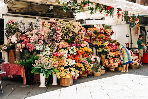 9 Toko Bunga Medan Florist Terdekat, Jual Buket 21K Murah