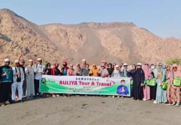 9 Travel Umroh Pekanbaru, Paket Harga 21,9jt 2025