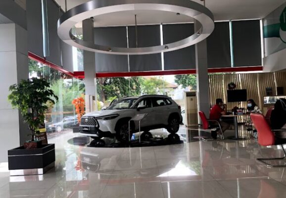 9 Dealer Showroom Toyota Kelapa Gading, DP Harga 10jt