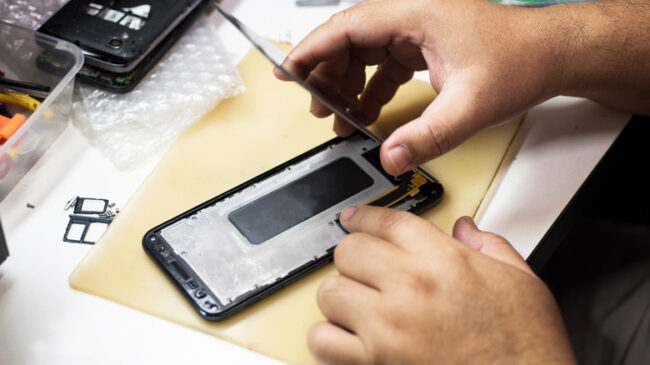 9 Tempat Service iPhone Padang, Biaya Murah 50 Ribu