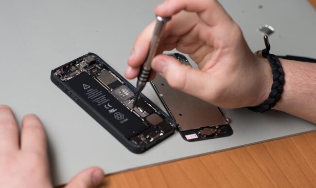 9 Alamat Service iPhone Jakarta Selatan, Biaya 100rb