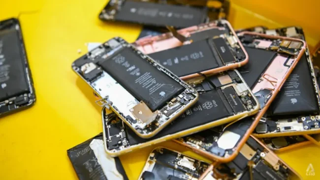 9 Ulasan Tempat Service iPhone Karawang, Biaya 100rb
