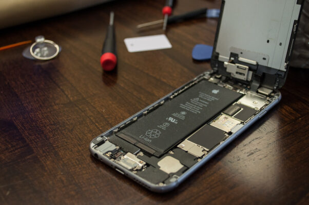 9 Alamat Resmi Service iPhone Solo, Biaya Murah 75rb