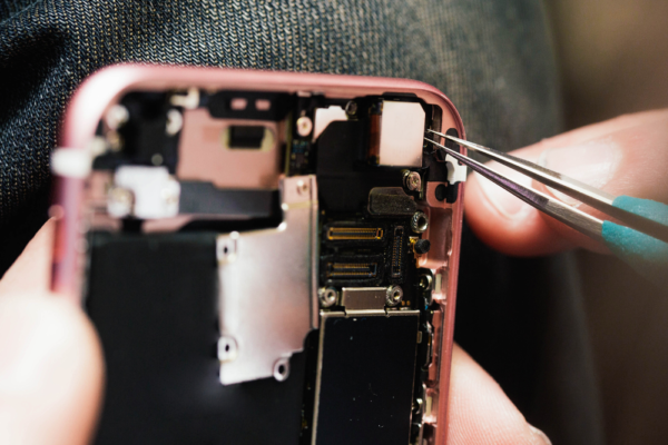 9 Tempat Service iPhone Sidoarjo, Repair Murah 100K