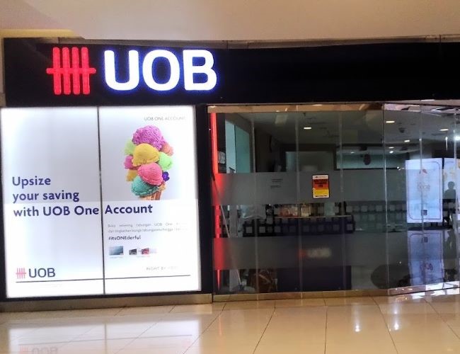 UOB Money Changer Central Park : Gambarnya by Google