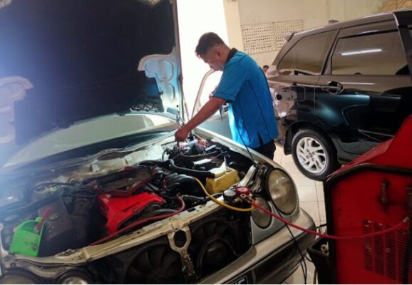 Lima Rekomendasi Bengkel Service AC Mobil Jogja, Biaya Murah Mulai 200rb