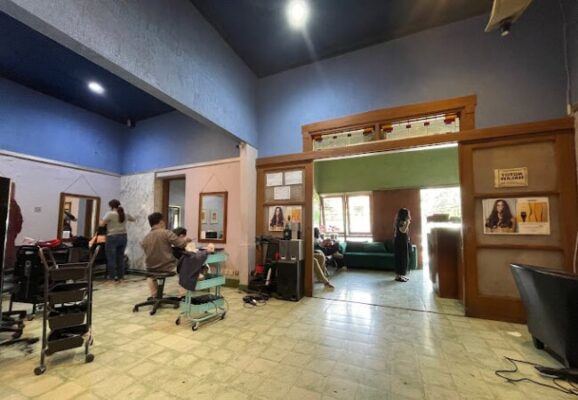 9 Salon Bandung Yang Bagus, Biaya Murah Mulai 10rb, No 2 dan 3 Tutup 10 Malam